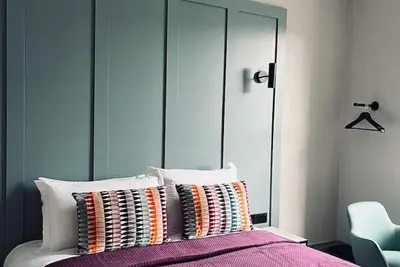Image de Stylish studio king room, en-suite & kitchenette (room 2)