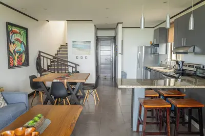 Image de Marisol: Private 2 Bedroom\/2. 5 Bath Ocean View Condo in Dominical w\/ Pool Access