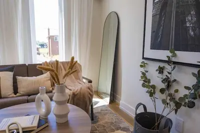 Image de Spacious 2-Bdr Apartment in Toronto (Unit #4)