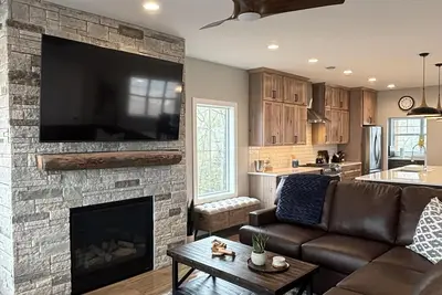 Image de RiverWest at Spirit Mountain Oasis-Base Spirit Mtn-Brand New- Sauna-20% off Bike Rentals