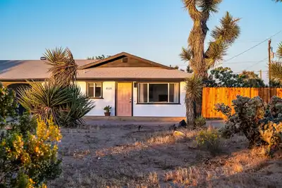 Image de Desert Retreat, Hot tub, views, fire pit, games, Ev charger