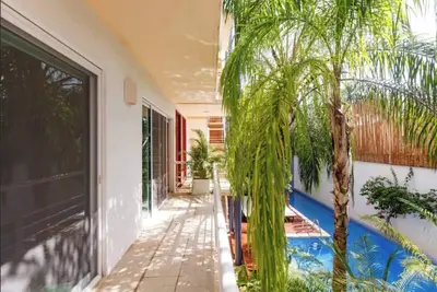 Image de Oasis Beach | 5min to Beach | Pool & Balcony