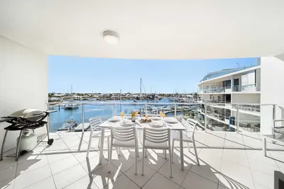 Image de Paradise on the Water - Luxury Minyama Apartment