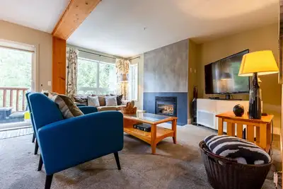 Image de Cozy Mountain Retreat. Ski-In  & Private Hot Tub