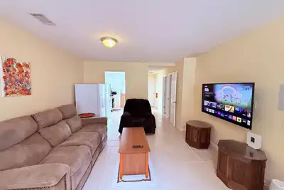 Image de 2bed/2bath Townhome with Fenced Yard, Pet Friendly and Adjustable Bed