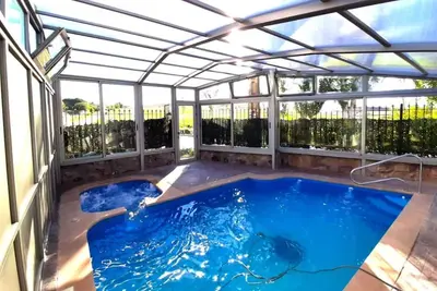 Image de Maison de vacances 'El Encuentro Del Duraton' avec vue sur la montagne, piscine privée et Wi-Fi
