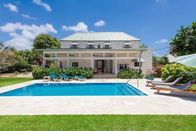 Image de Charming Historical Villa with Private Pool, Close to Beach - Rosedale