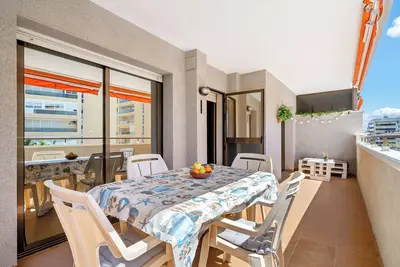 Image de Appartement 'Familiar En La Pineda' avec terrasse privée