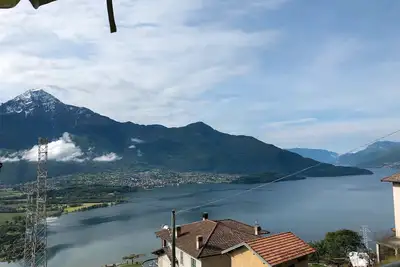 Image de Appartement '4' avec vue sur le lac, piscine partagée et Wi-Fi