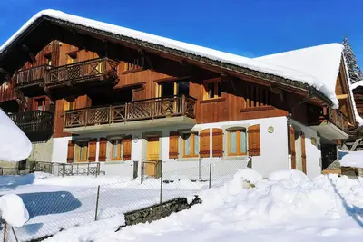 Image de Chalet 'Les Laouchets - 8 Pers' avec vue sur la montagne, balcon et Wi-Fi