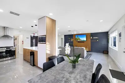 Image de Stylish Hollywood Gem - Near Beach & Nightlife