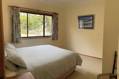 Image de Lakeside Home with views over Jindabyne to the Mountains