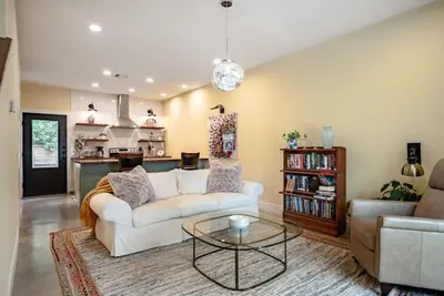 Sunshine Townhome 1br/1. 5ba 1 Block Downtown Bryan