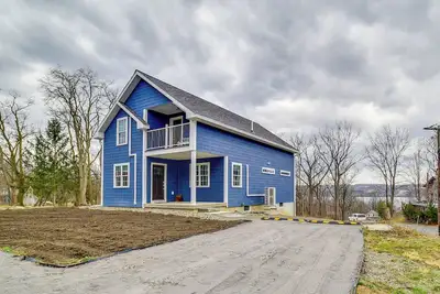Image de Seneca Lake Wine Trail Studio w/ Water View!
