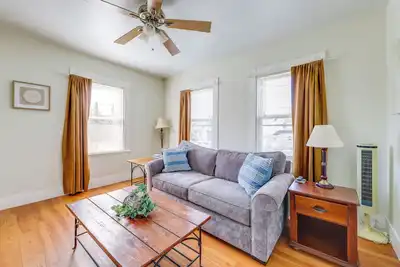 Image de 1/2 Mi to Pier: Wfh-Friendly Apt in Maine!
