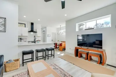 Image de 3 Mi to Utk: Newly Built SoKno Home!
