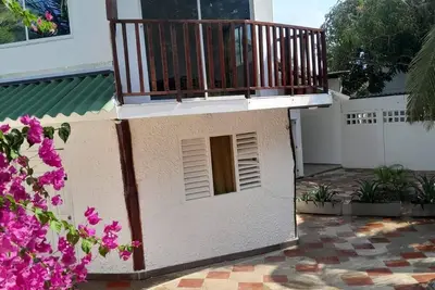 Image de Grand chalet espagnol au bord de la plage