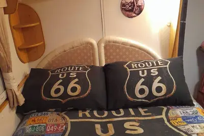 Image de Caravane confortable à l'écart de la rue