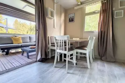 Chalet 5 personnes avec piscine en campagne á avignon