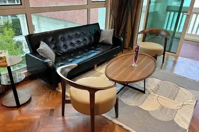 Image de Sea view unit in Yacht Marina mall/waking distance to eateries grocery cafepub