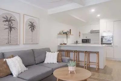 Image de Escape to Coolum - Vibrant Beachside Lifestyle