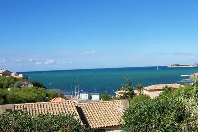 Image de Maisonnette et jardin, au dessus de plage, Vue Exceptionnelle, animaux bienvenus