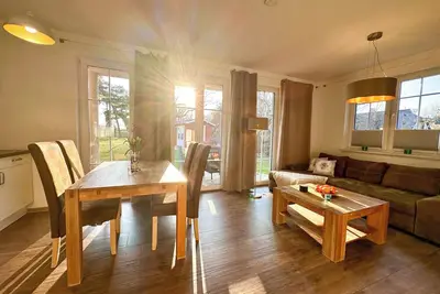 Image de Vacation apartment 2 in the Villa \"Westwind\" - a bright, large first floor apartment m