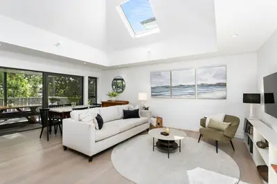 Image de Cammeray- Camm3 Warringa Road - Approx. $1850-$2150 per/week Beautifully Renovated Three Bedroom Home in Cammeray