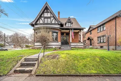 Image de Downtown Cda Home: Walk to Lake & Shops!