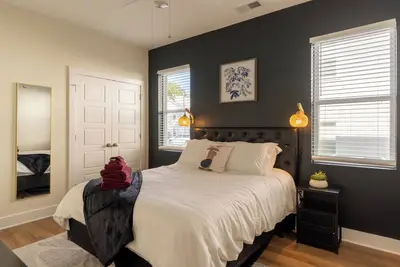 Image de Cozy Airbnb in Wilmington! Enjoy this charming space with modern amenities, close to downtown, beach