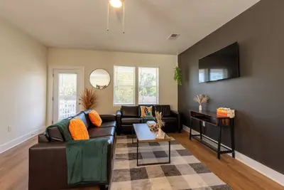 Image de Cozy Airbnb in Wilmington! Enjoy this charming space with modern amenities, close to downtown, beach