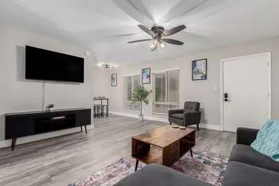 Image de Ideal Tempe spot: 5 mins to Asu, Tempe Town Lake, Hayden Ferry, and Mill Ave