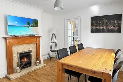 Image de Sleeps 8 3bed house in central Grantham ideal for groups, families & contractors