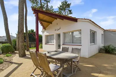 Image de Maison pour 8 - Terrasse - Barbecue - 500 m plage