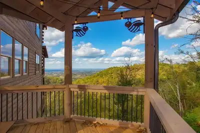 Image de Queen Bee- 5bdrm, Amazing Mountain View, Home Theater, Game Room, & Pool Access