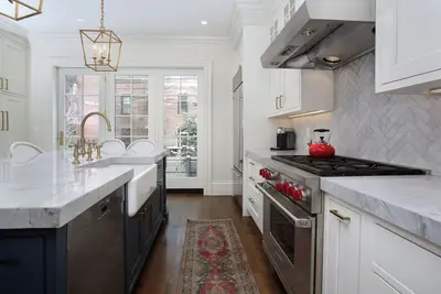Image de Renovated Boston Brownstone in Sought After Location!