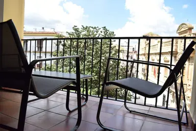 Image de Downtown Apartment with Parking and Terrace