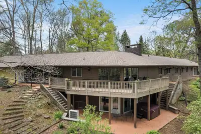 Image de Cosby Mountain Lodge minutes from Gatlinburg