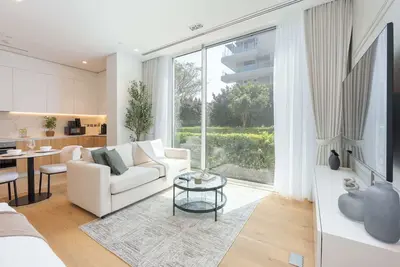 Image de Calm Studio With Relaxing Atmosphere in Al Barari