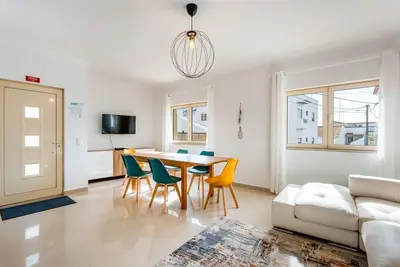 Image de Family-Friendly Home w/ Ac & Patio by LovelyStay