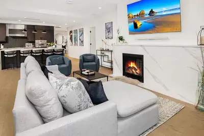 Image de New Mtn Modern with Luxurious Amenities | F213