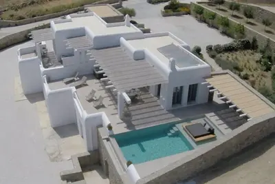 Image de Modern Mykonos Complex With Jacuzzis