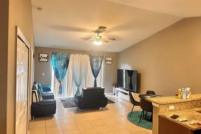 Image de Holy Resisdence, 3-bedroom apartment in awesome Lehigh Acres with WiFi, Ac