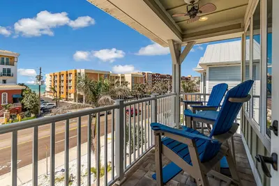Image de ⭐Short Walk to Beach-Awesome Outdoor Space-Redington Beach Townhouse 16305⭐