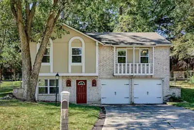 Image de Relaxing Blue Springs Escape 3br w/ Outdoor Space
