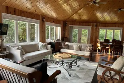 Image de Spacious home on Lake Superior