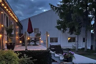 Image de Island Apple Orchard Get Away