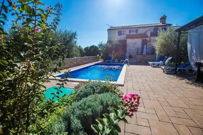 Image de Villa avec climatisation et piscine