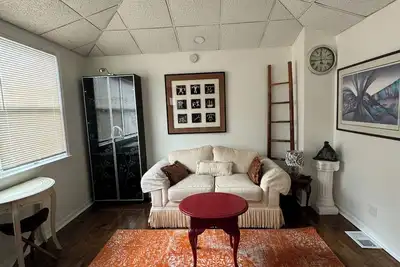 Image de Cozy 1-bedroom apartment with WiFi, minutes from lovely Whiting downtown