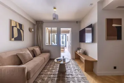 Opera - Apt 2 pièces avec Balcon